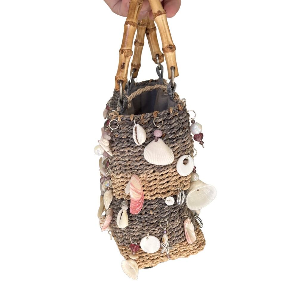 Summer Purse Seashell Charm Straw Handbag Upcycled Handmade Vintage Faded Glory - Picture 6 of 9